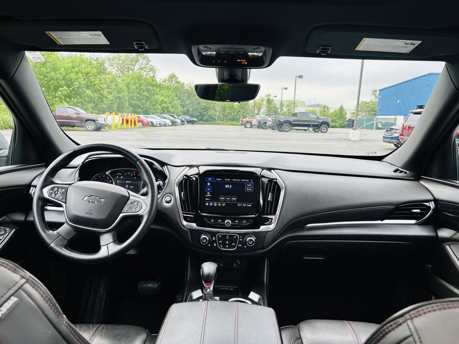 Used 2023 Chevrolet Traverse RS image 35