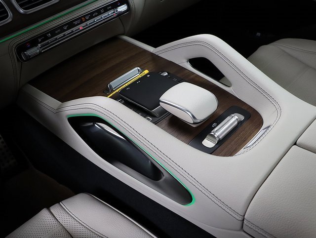 Certified 2025 Mercedes-Benz GLS 580 4MATIC image 27