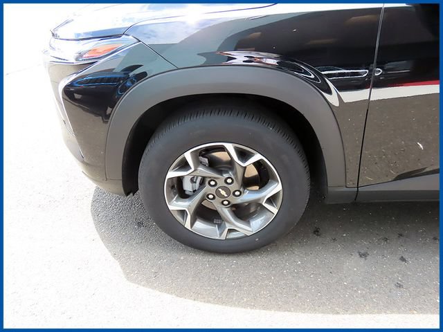Used 2025 Chevrolet Trax LT FWD image 4