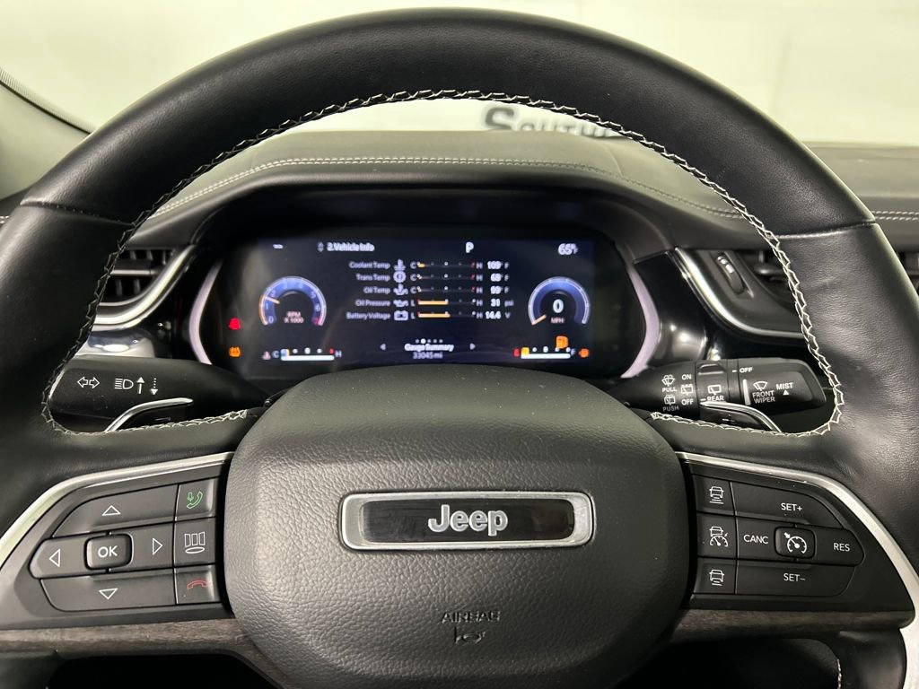 Used 2022 Jeep Grand Cherokee L Limited w/ Black Appearance Package image 13