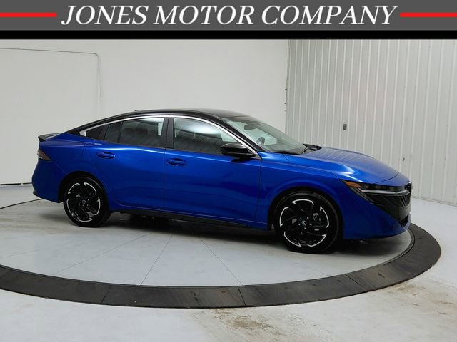 New 2026 Nissan Sentra SR w/ Floor Mat Package