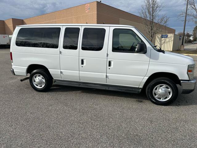 Used 2011 Ford E-350 and Econoline 350 XLT image 35