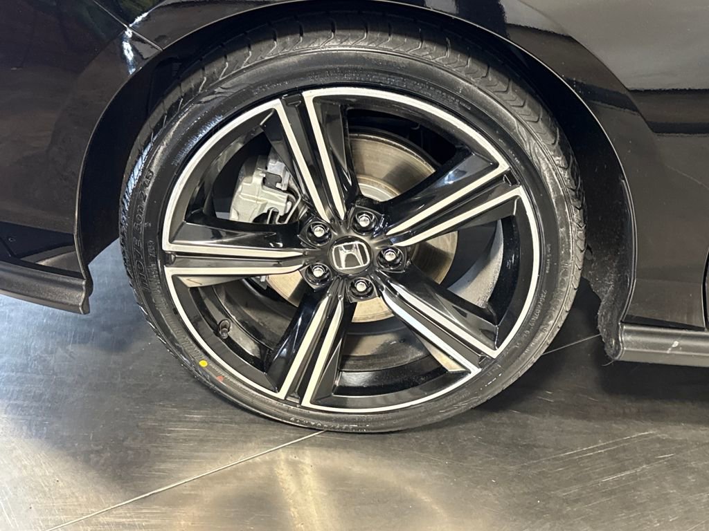 Used 2024 Honda Accord Sport image 2