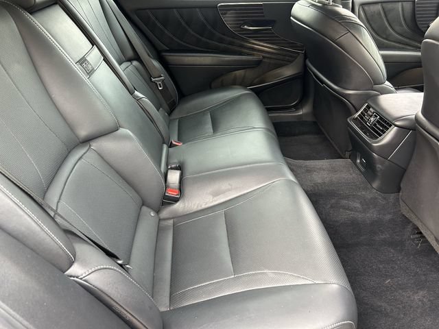 Used 2018 Lexus LS 500 w/ Accessory Package (Z2) RWD image 15