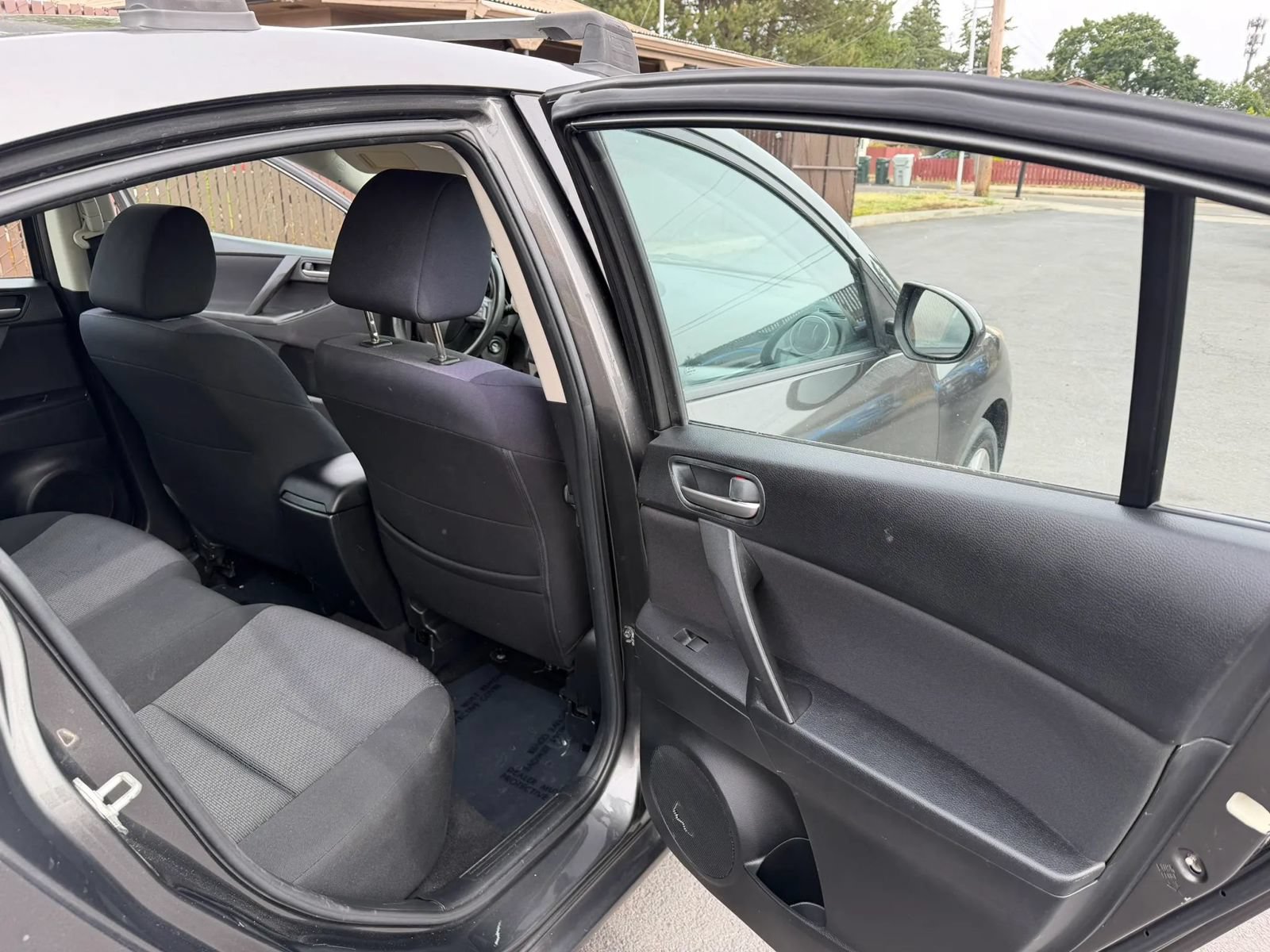 Used 2010 MAZDA MAZDA3 i Touring FWD image 12