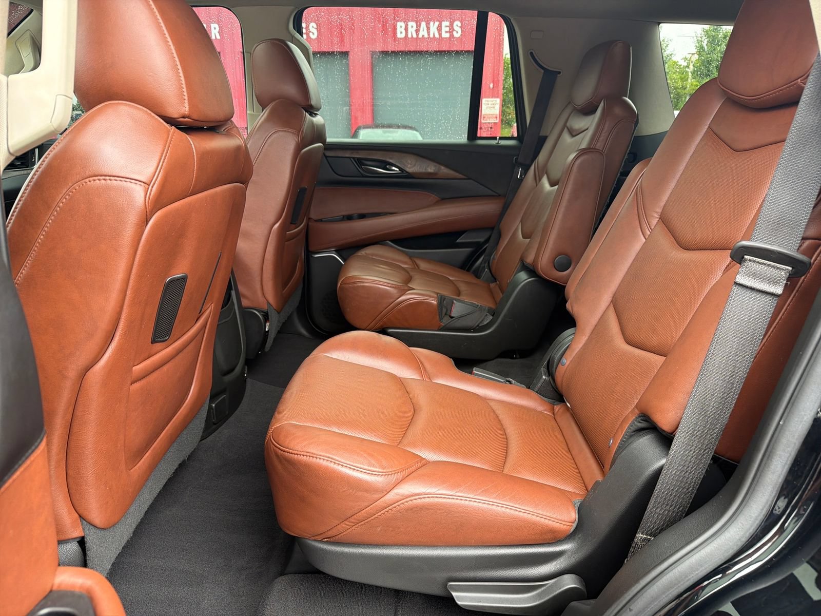Used 2020 Cadillac Escalade Luxury w/ LPO, Radiant Package AWD/4WD image 29