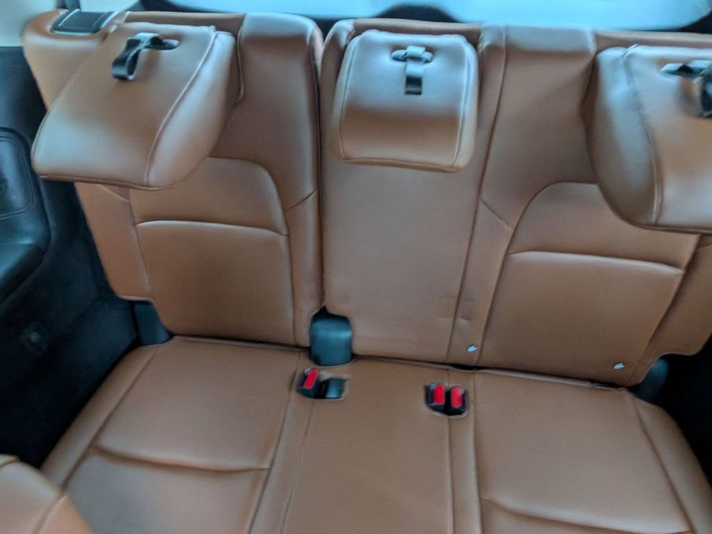 Used 2025 Nissan Pathfinder Platinum AWD/4WD image 22