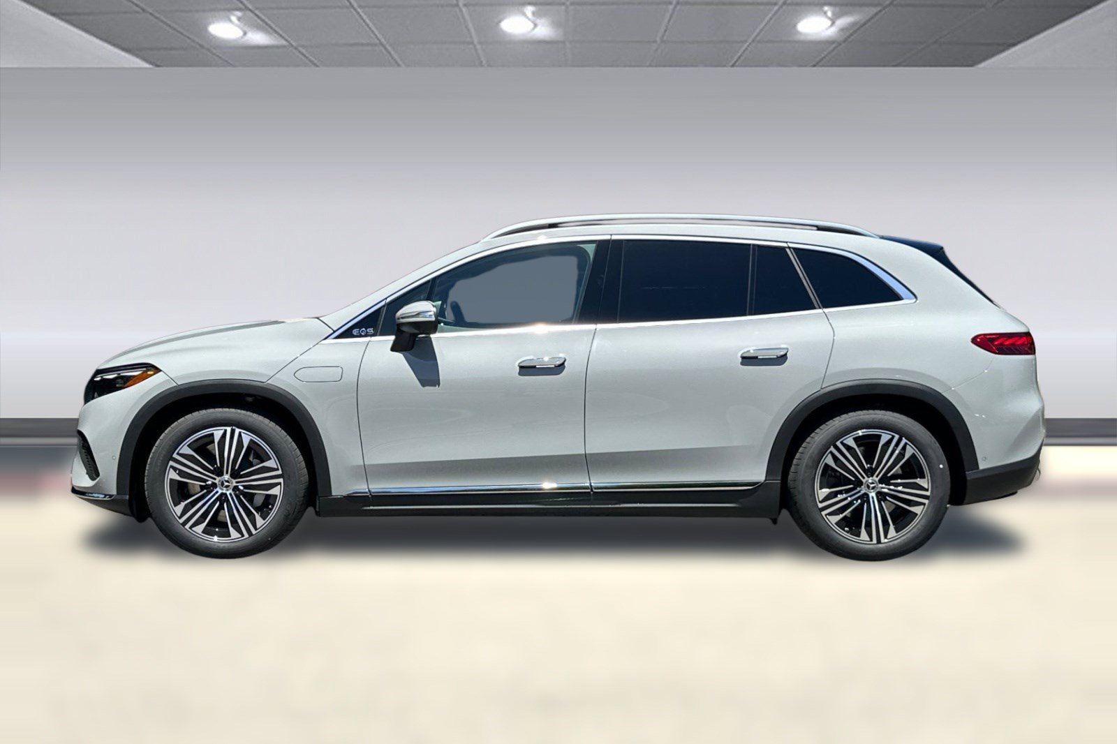 New 2026 Mercedes-Benz EQS 400 4MATIC SUV image 2