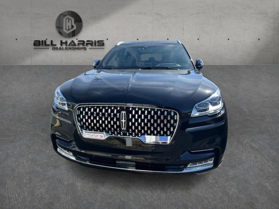 Used 2020 Lincoln Aviator Black Label w/ Class IV Trailer Tow Package image 2