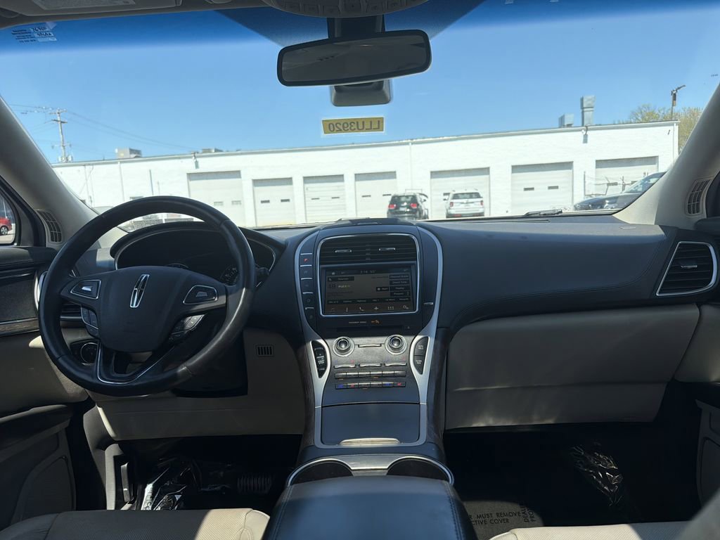 Used 2017 Lincoln MKX Reserve w/ Lincoln MKX Climate Package image 18