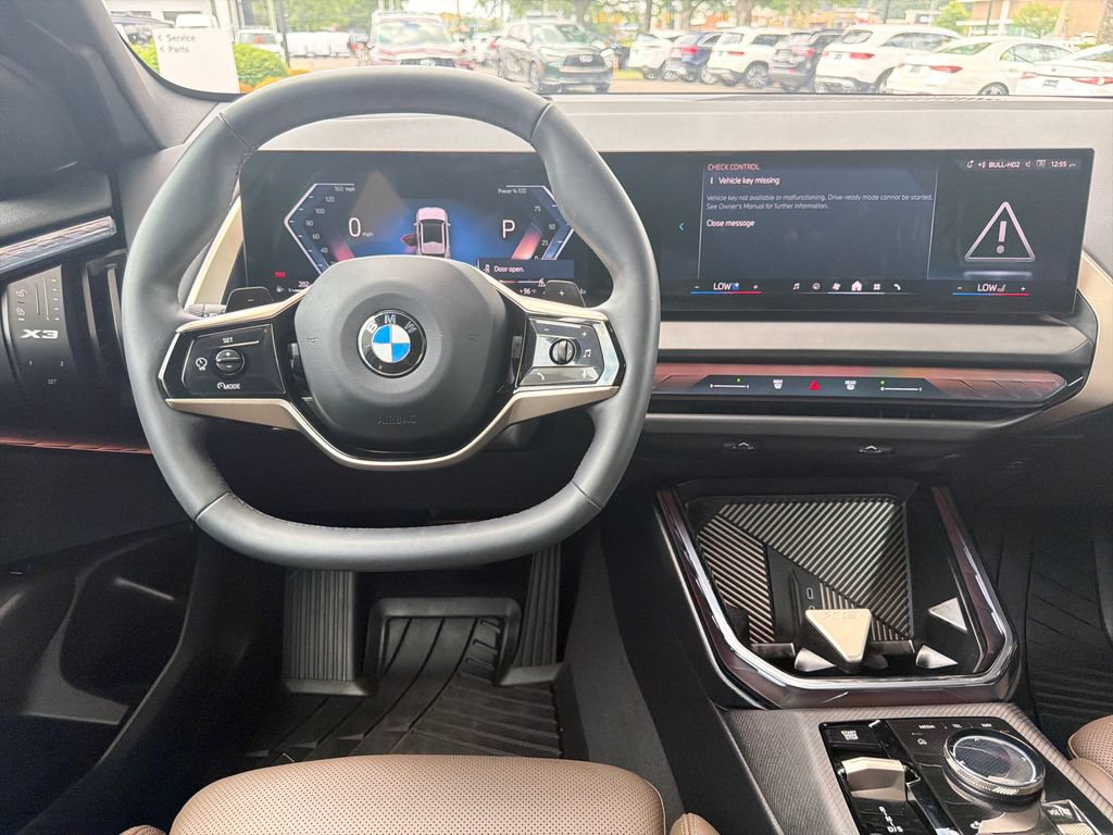 Used 2025 BMW X3 xDrive30i w/ Premium Package AWD/4WD image 4