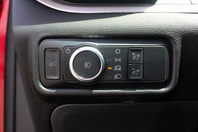 Used 2022 Ford Explorer XLT w/ Equipment Group 202A image 14