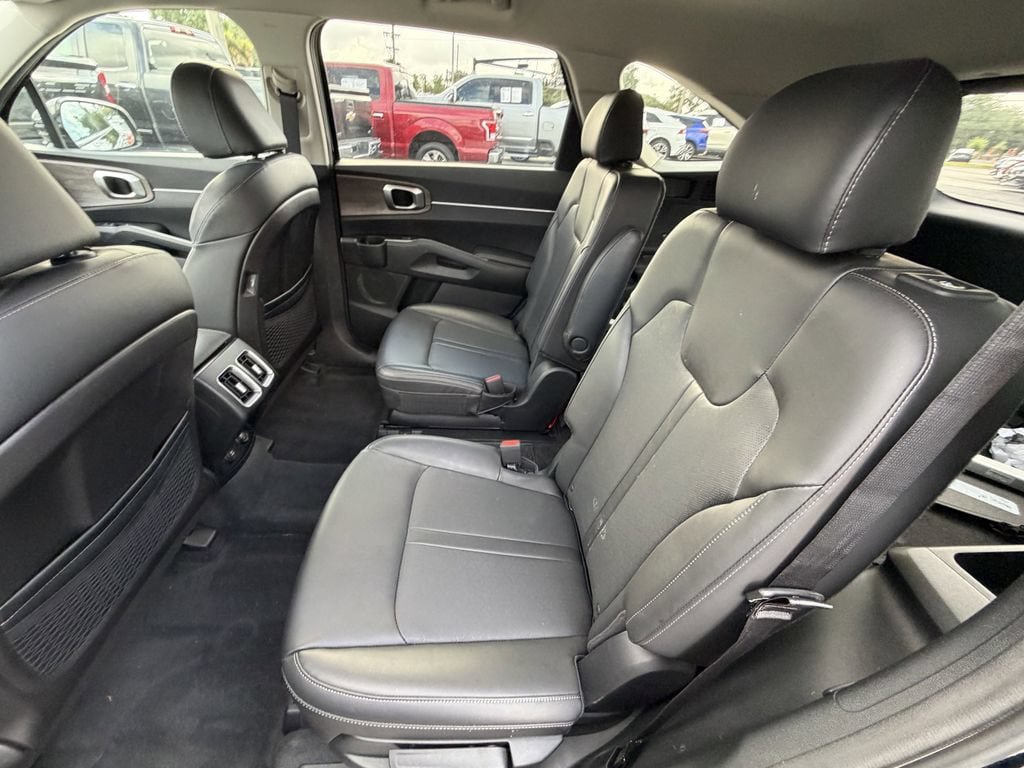 Used 2021 Kia Sorento EX FWD image 15