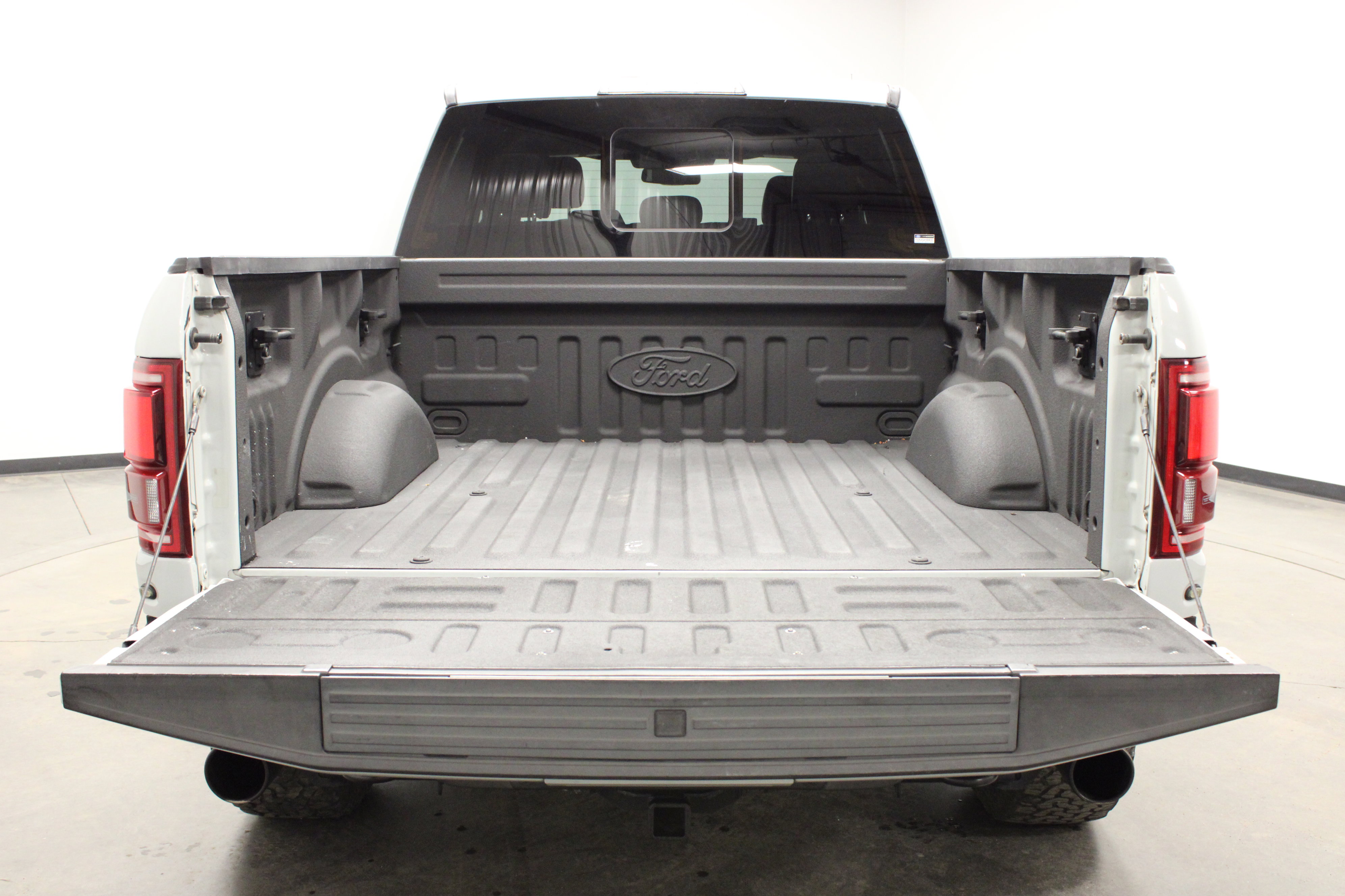 Used 2017 Ford F150 Raptor w/ Equipment Group 802A Luxury image 15