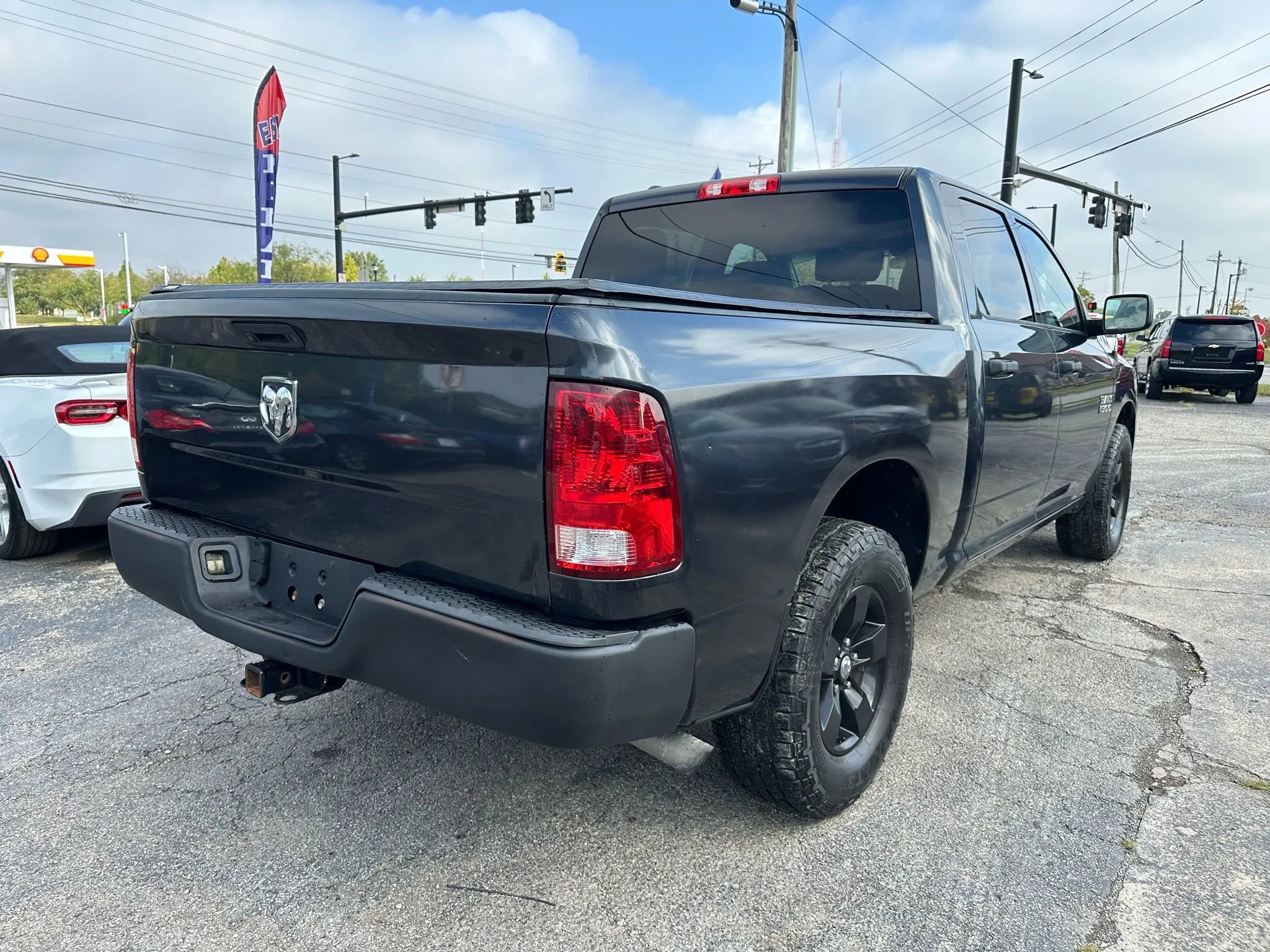Used 2017 RAM 1500 Express image 6