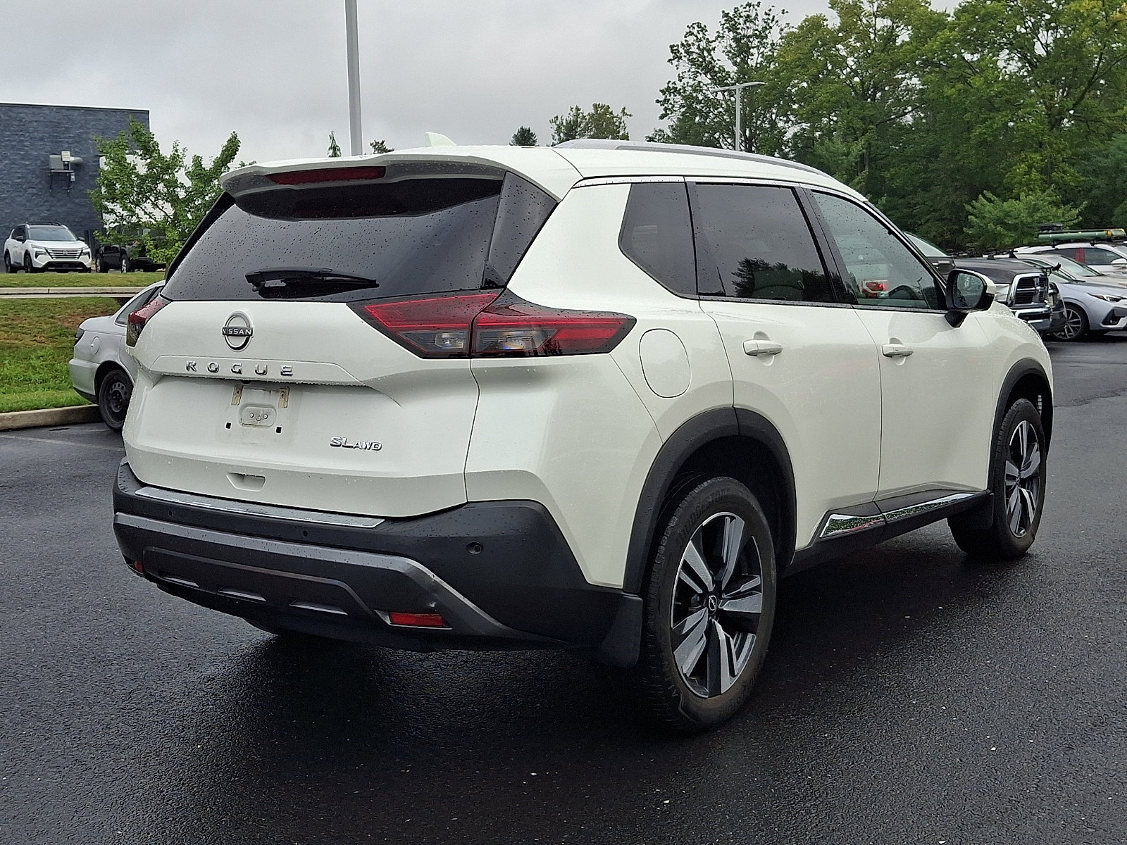 Certified 2023 Nissan Rogue SL AWD/4WD image 6