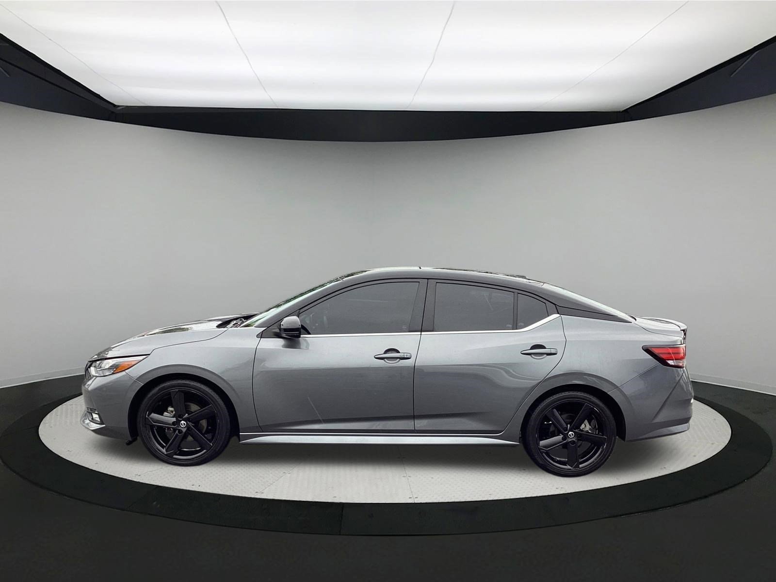 Used 2023 Nissan Sentra SR w/ Midnight Edition Package FWD image 5
