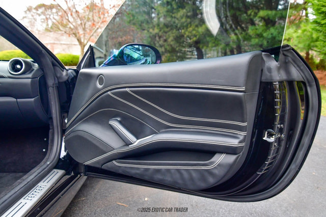 Used 2016 Ferrari California T RWD image 44