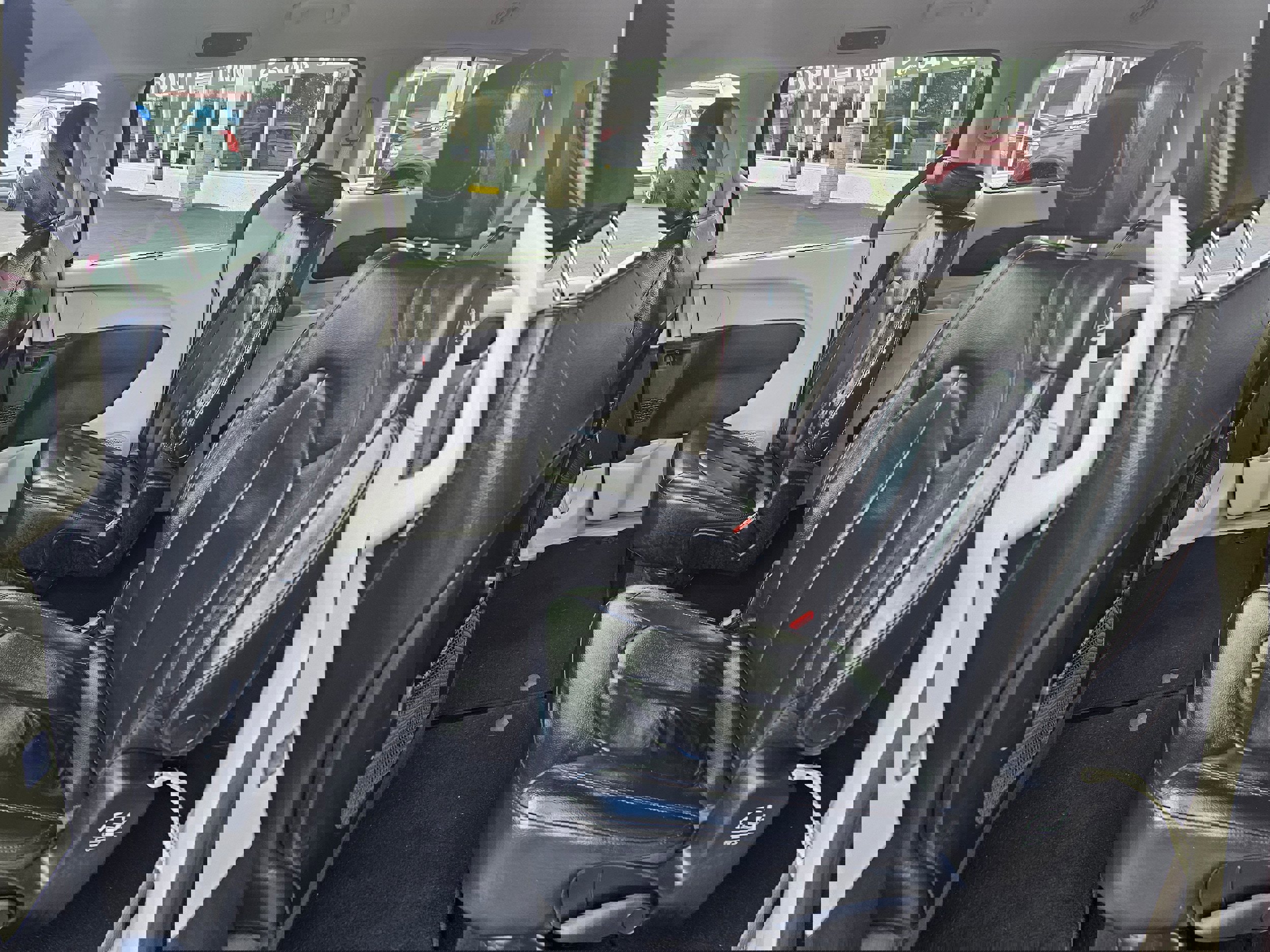 Used 2017 Chrysler Pacifica Touring-L image 10