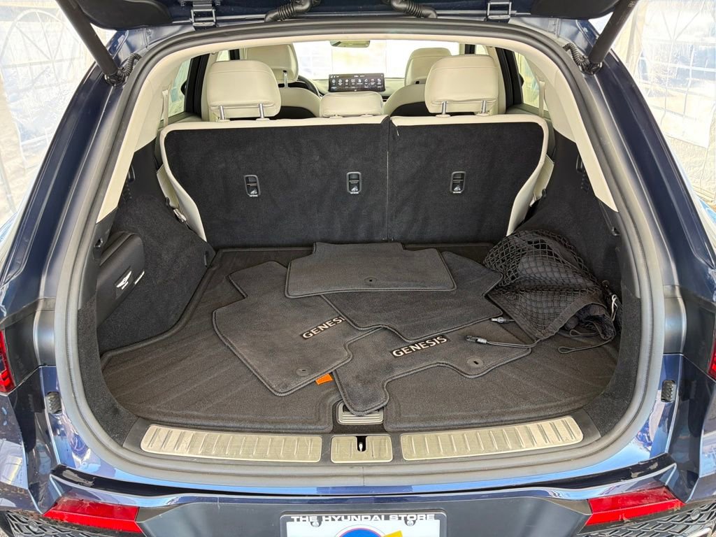 Used 2025 Genesis GV70 2.5T w/ Select Package image 28
