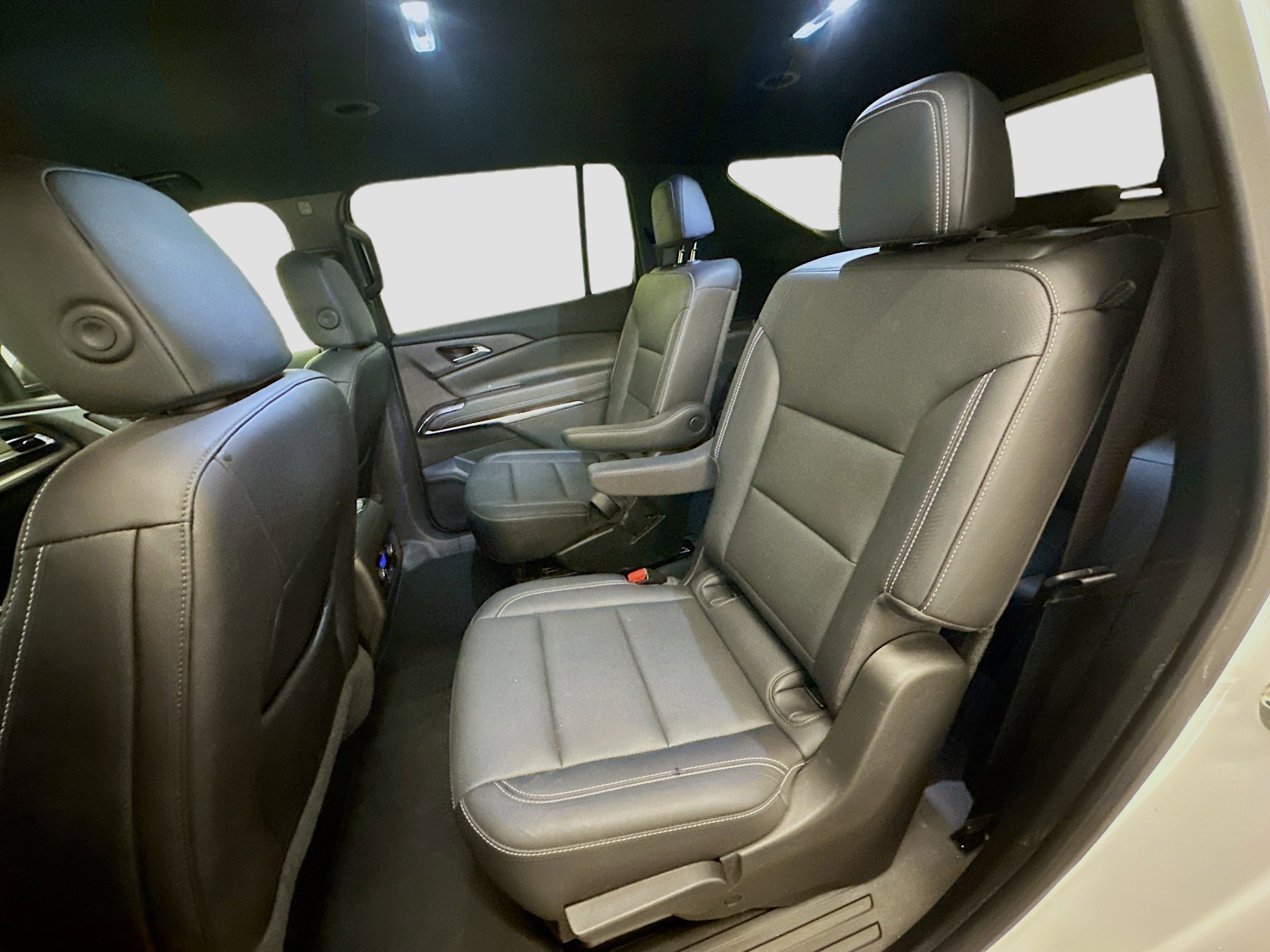 Used 2025 Chevrolet Traverse LT image 29