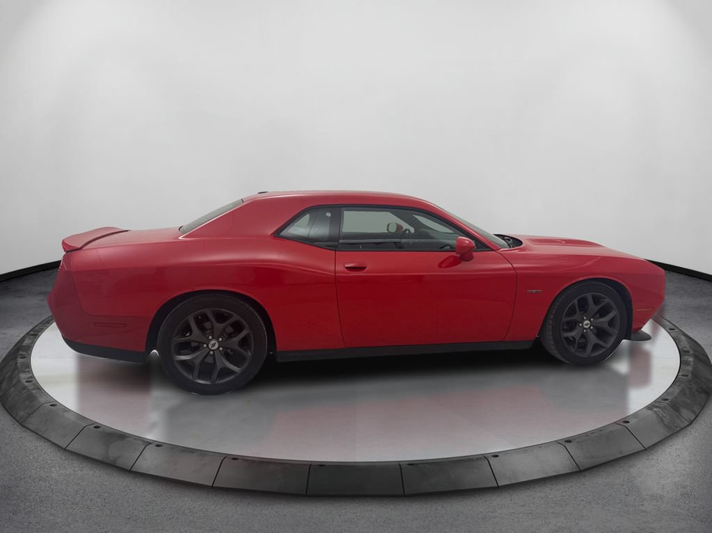 Used 2019 Dodge Challenger R/T RWD image 4