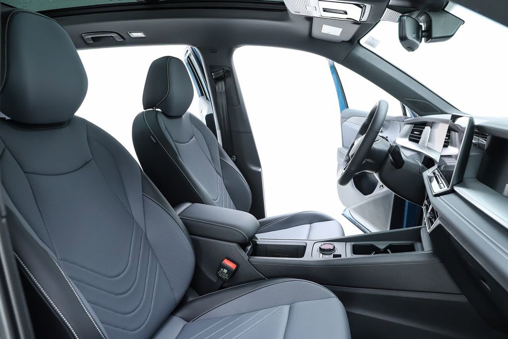 New 2026 Volkswagen Tiguan SE R-Line image 36