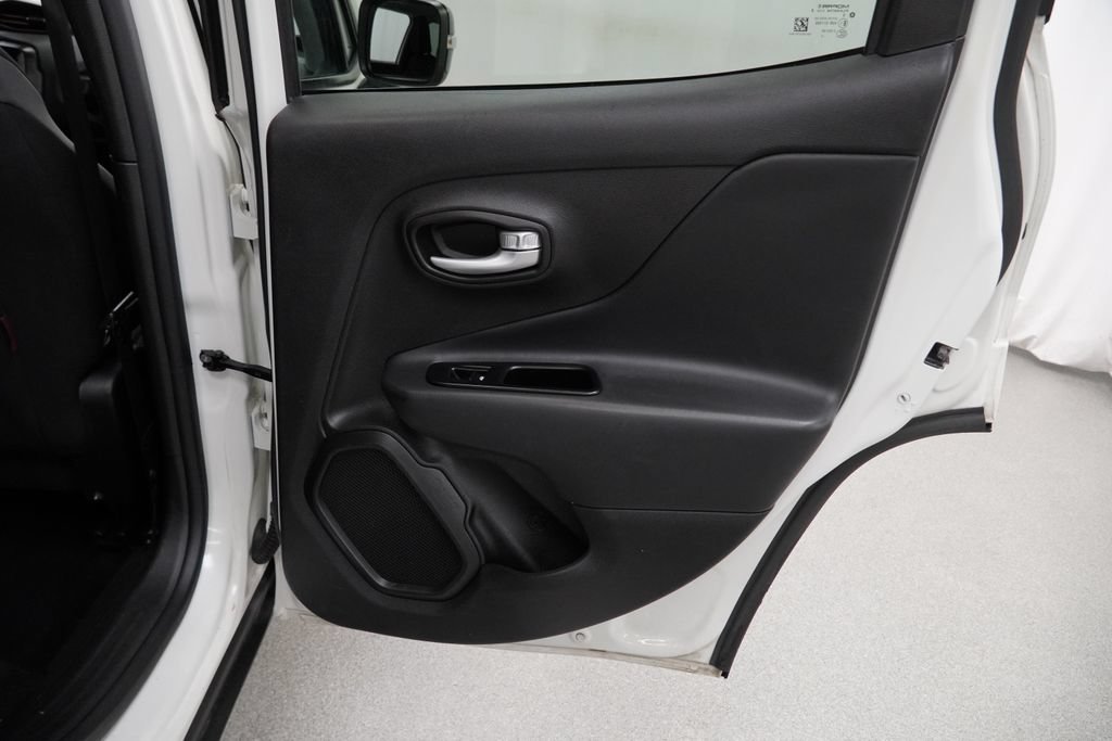 Certified 2023 Jeep Renegade Trailhawk AWD/4WD image 44