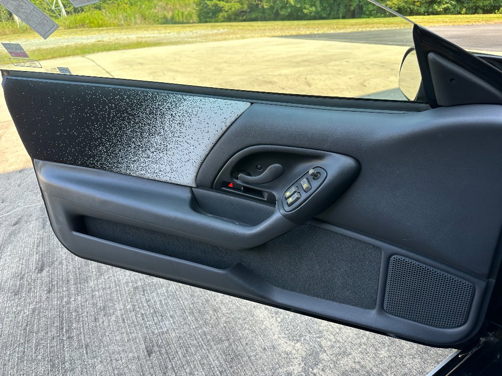 Used 1993 Chevrolet Camaro Z28 image 38