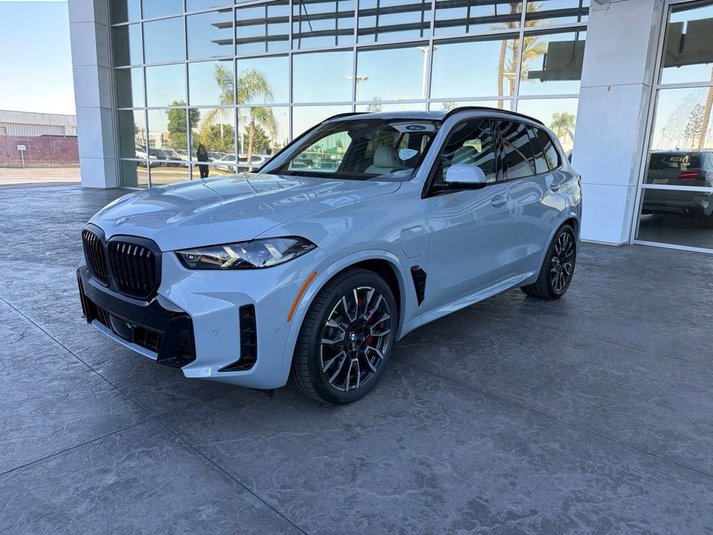 New 2026 BMW X5 xDrive50e w/ M Sport Package