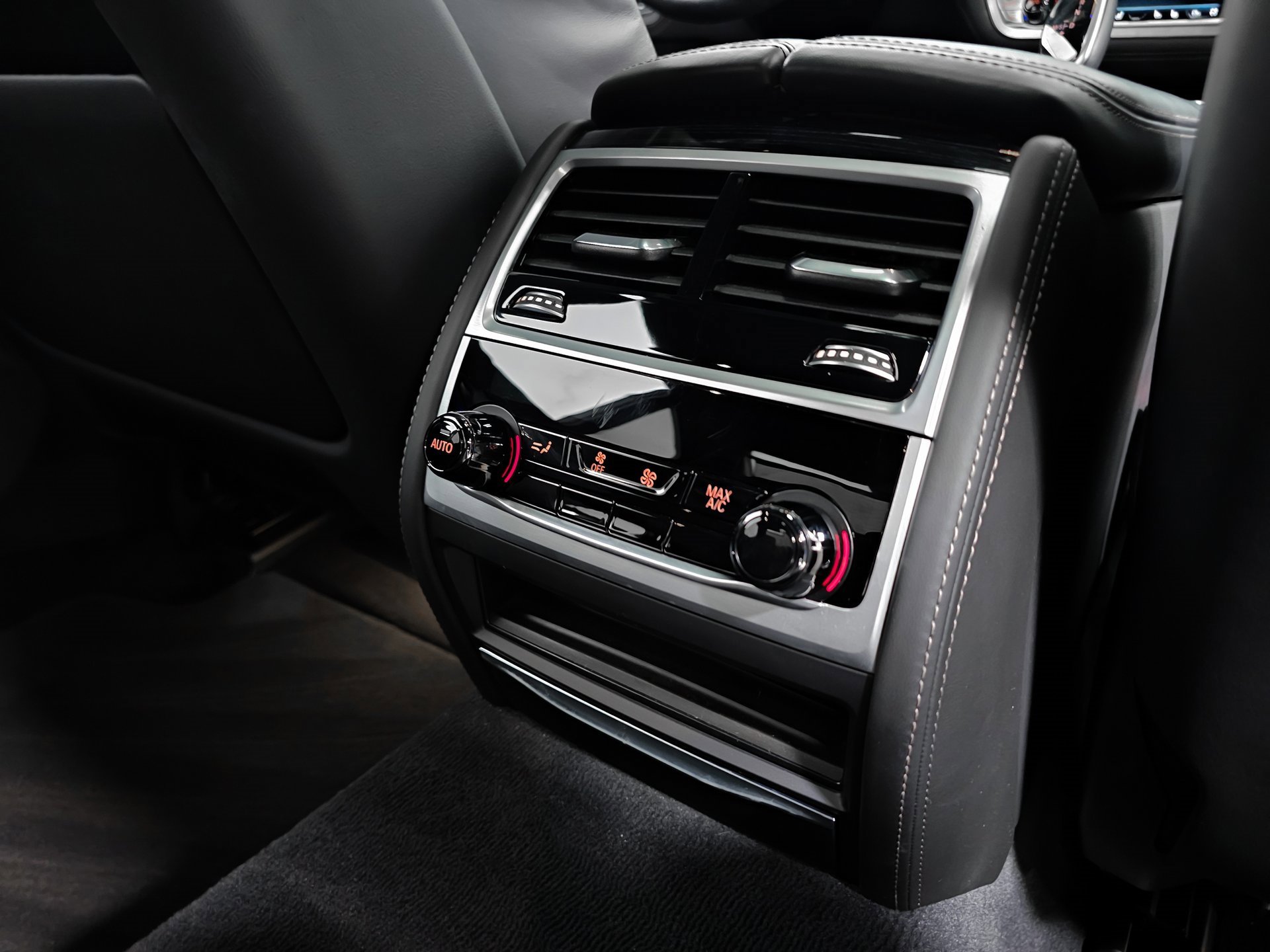 Used 2022 BMW 750i xDrive w/ Executive Package image 18