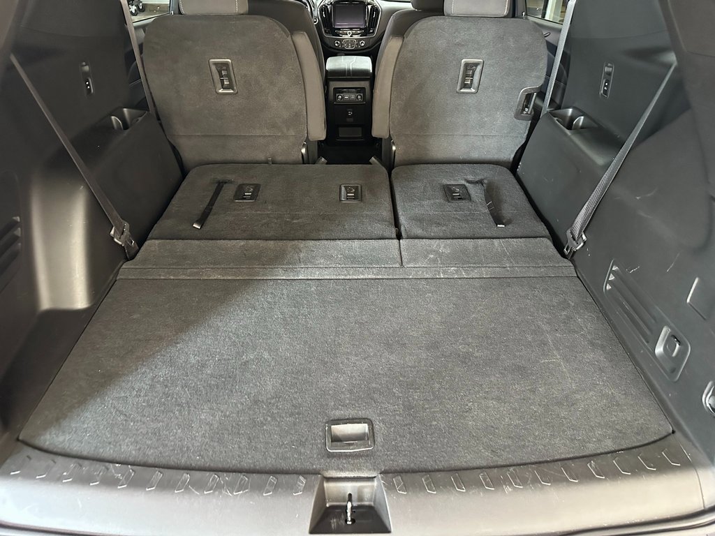 Used 2023 Chevrolet Traverse LT image 39