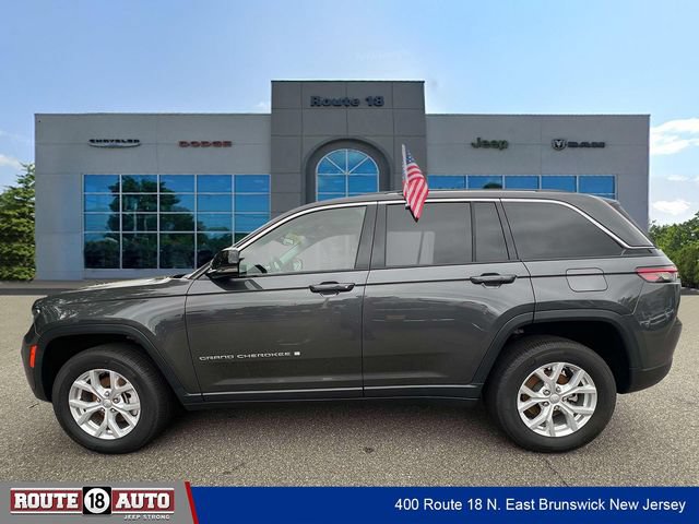 Used 2023 Jeep Grand Cherokee Limited AWD/4WD image 7
