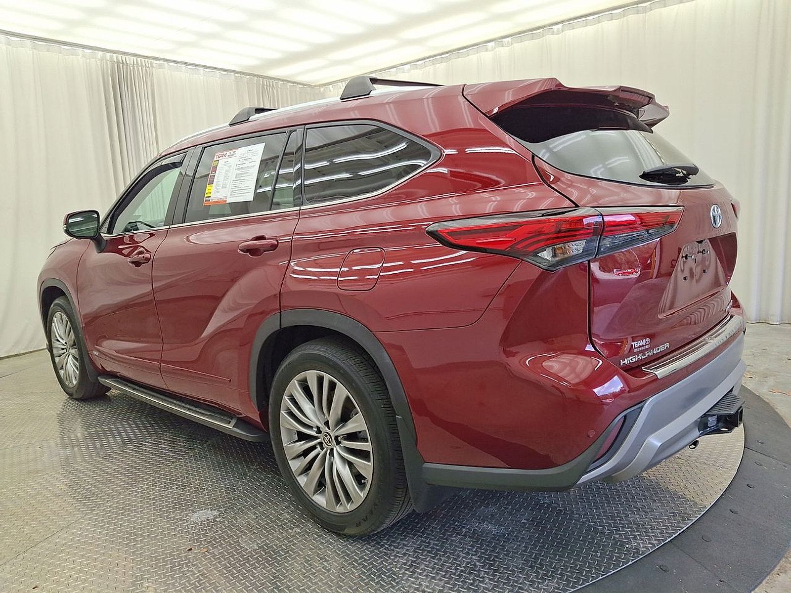 Used 2023 Toyota Highlander Platinum AWD/4WD image 22