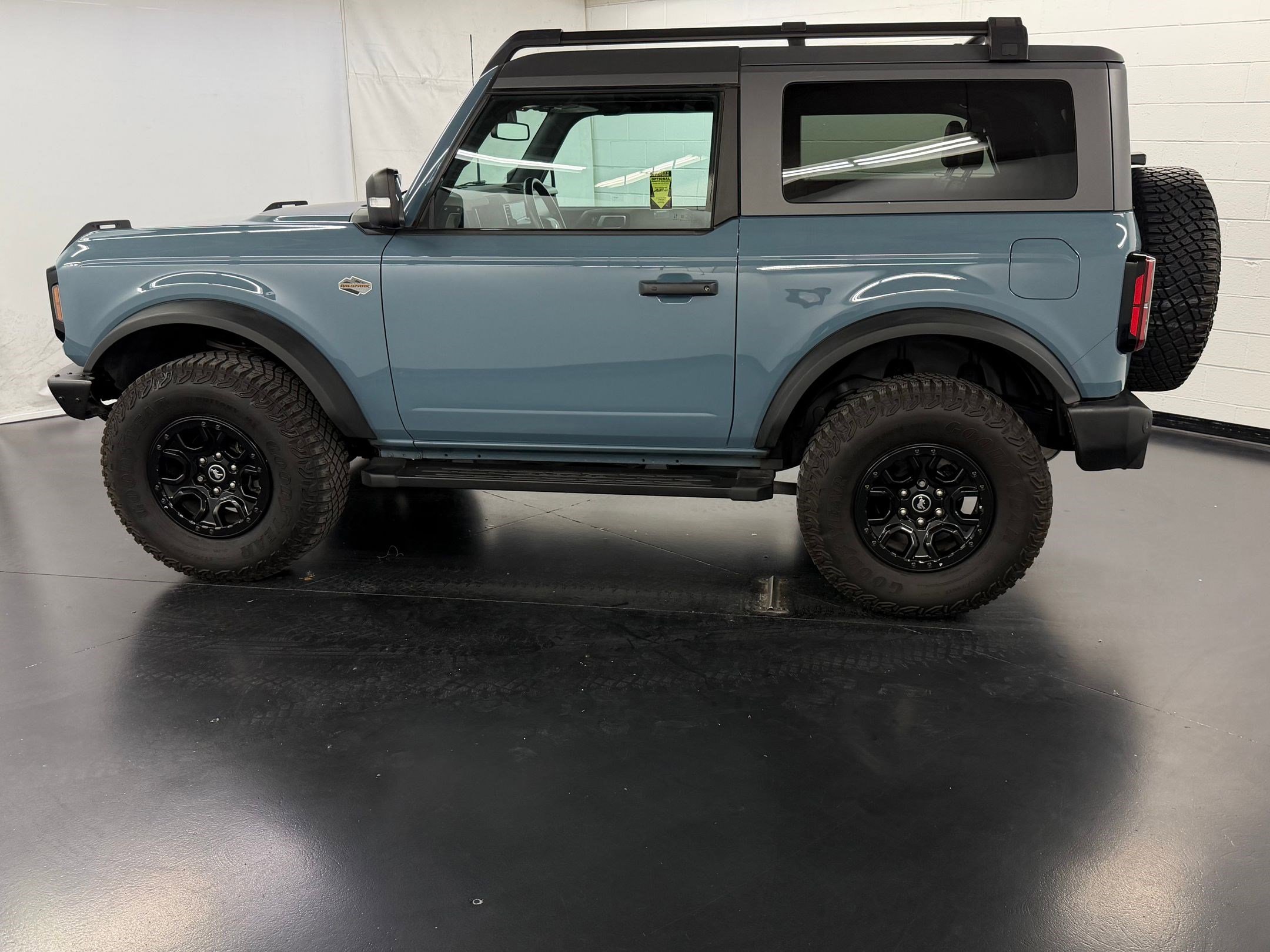 Used 2022 Ford Bronco Wildtrak image 2