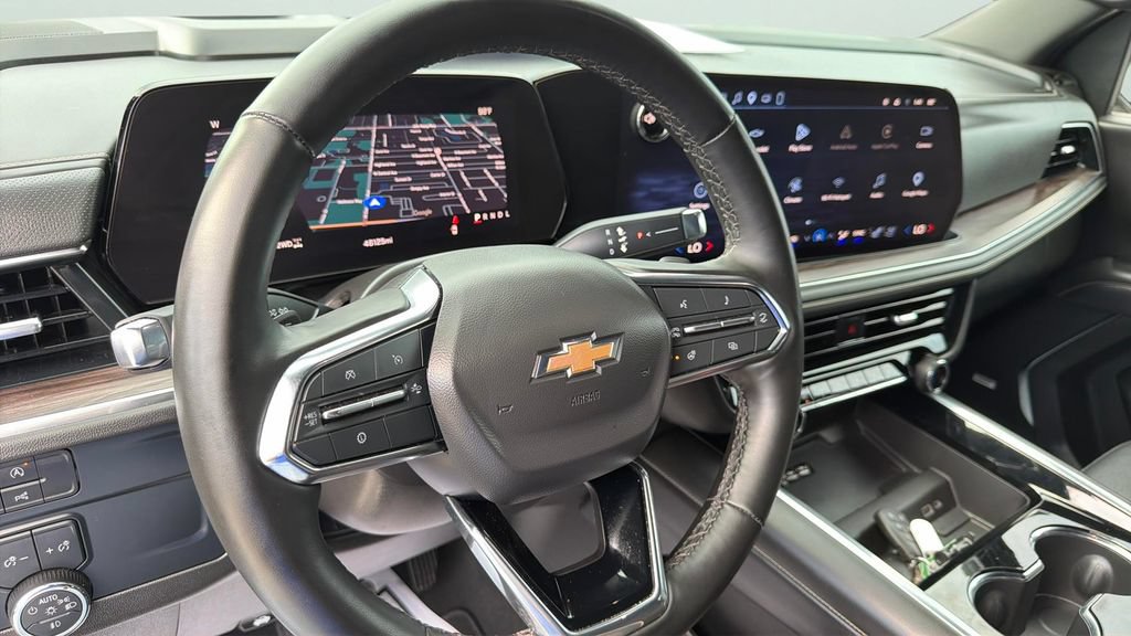 Certified 2025 Chevrolet Suburban Premier AWD/4WD image 22
