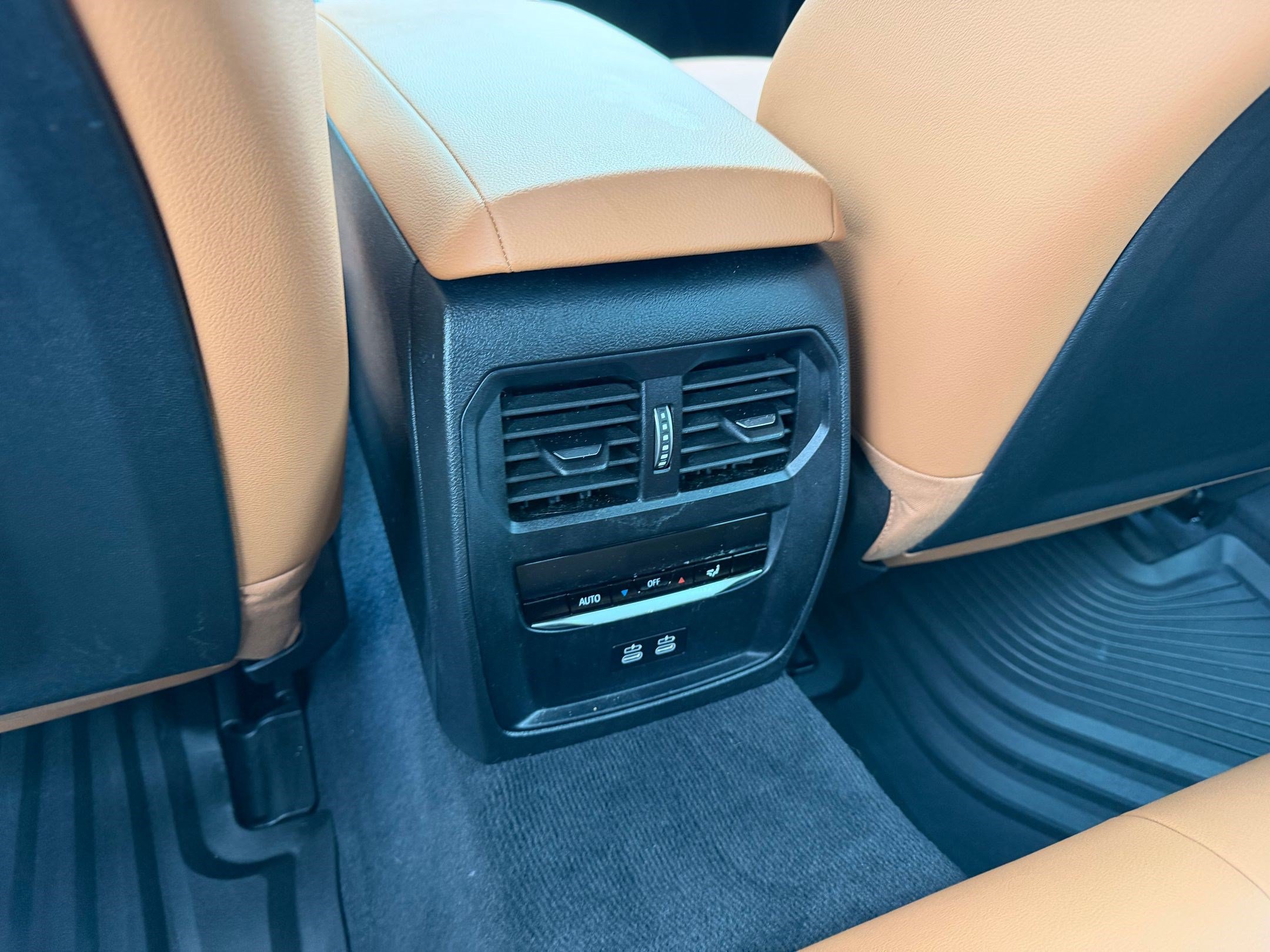 Certified 2025 BMW i4 eDrive40 w/ Premium Package RWD image 23
