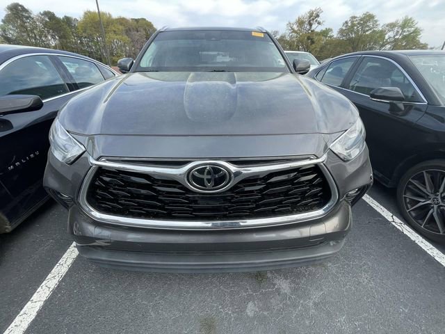 Used 2021 Toyota Highlander Limited image 2