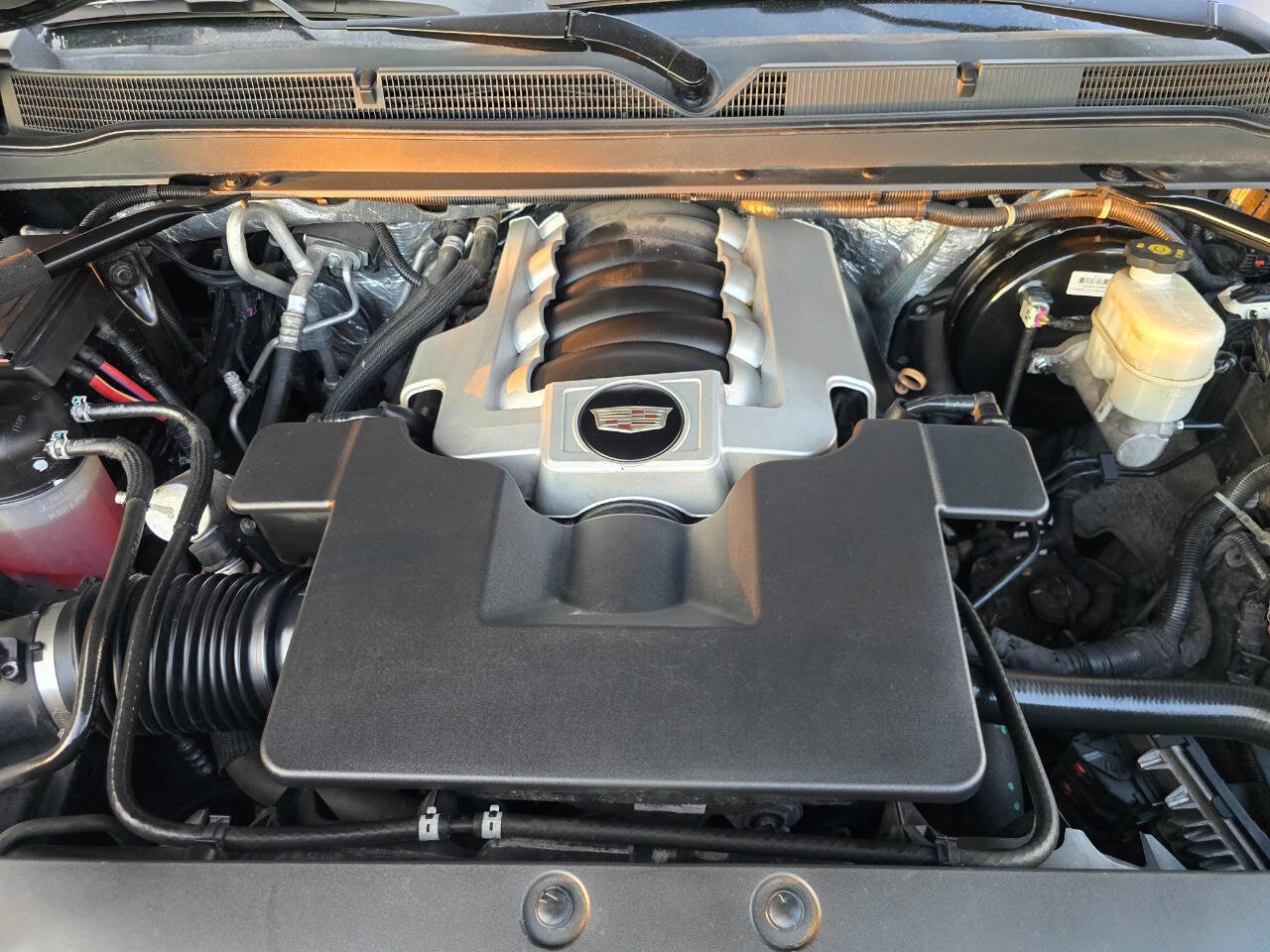 Used 2015 Cadillac Escalade ESV Premium image 25