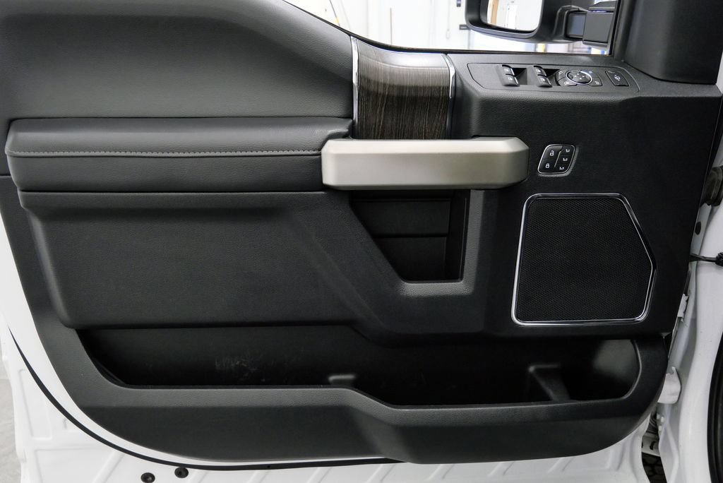 Used 2020 Ford F350 Lariat w/ Chrome Package AWD/4WD image 12