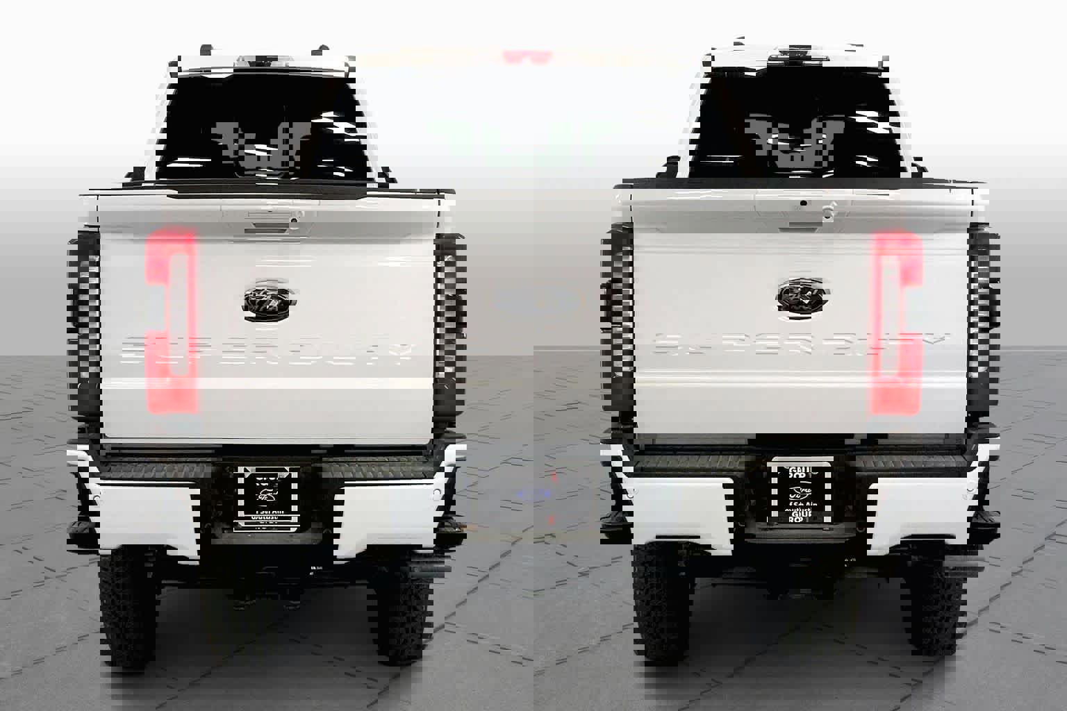 New 2026 Ford F250 Lariat w/ Black Appearance Package image 4