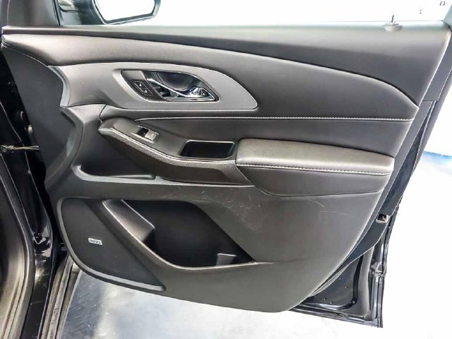Certified 2023 Chevrolet Traverse LT w/ LT Premium Package AWD/4WD image 38