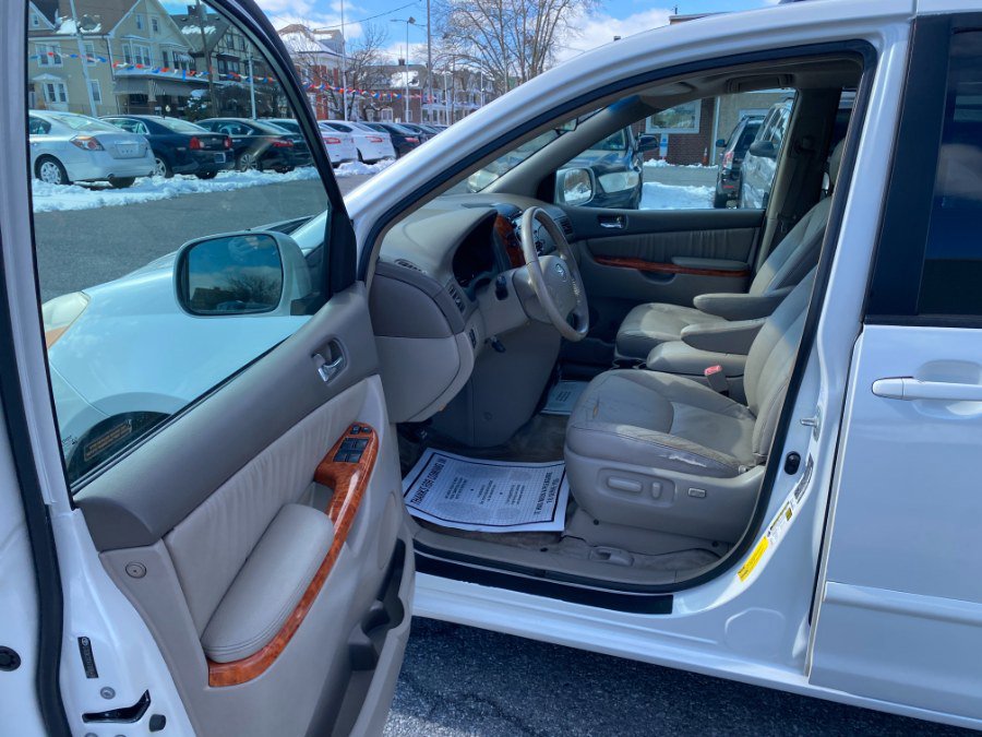 Used 2007 Toyota Sienna XLE Limited FWD image 10