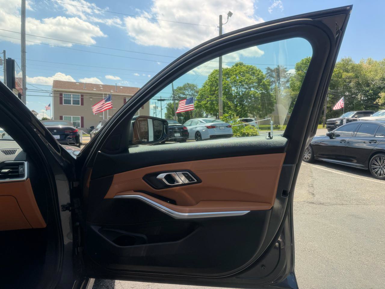 Used 2021 BMW 330e xDrive w/ Executive Package AWD/4WD image 22
