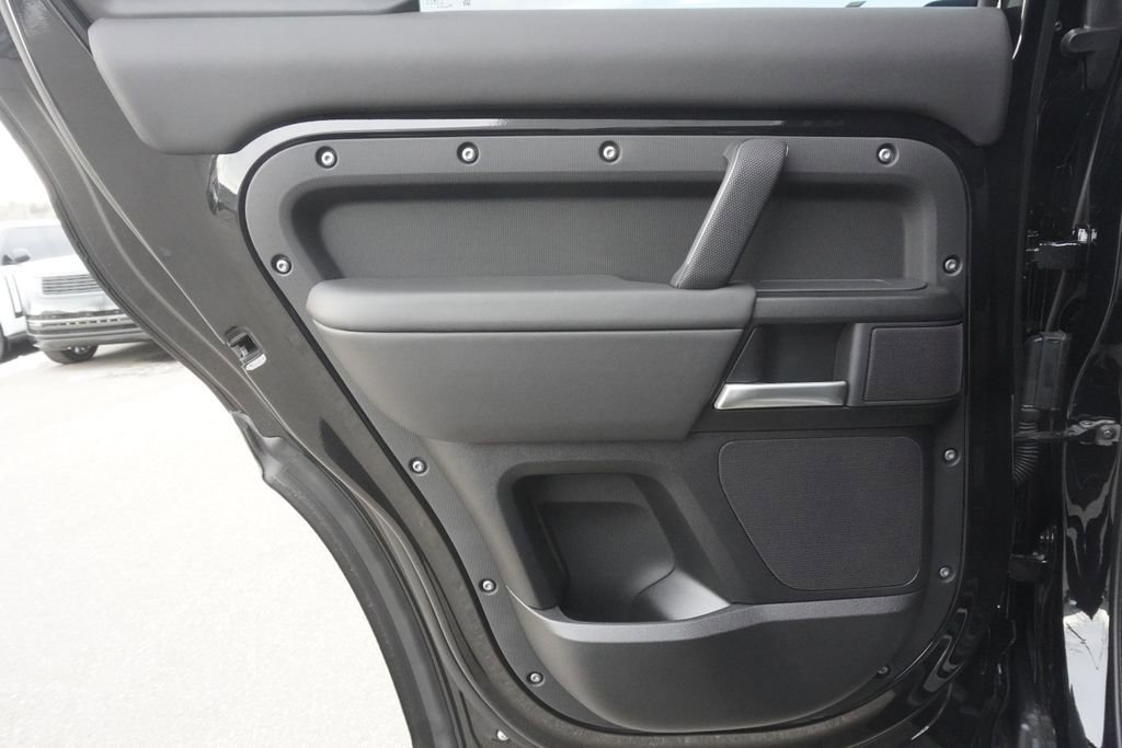 New 2026 Land Rover Defender 110 V8 image 28
