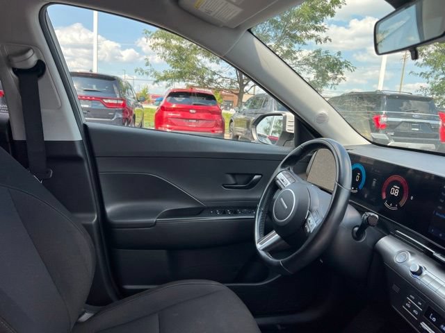 Used 2025 Hyundai Kona SEL FWD image 32