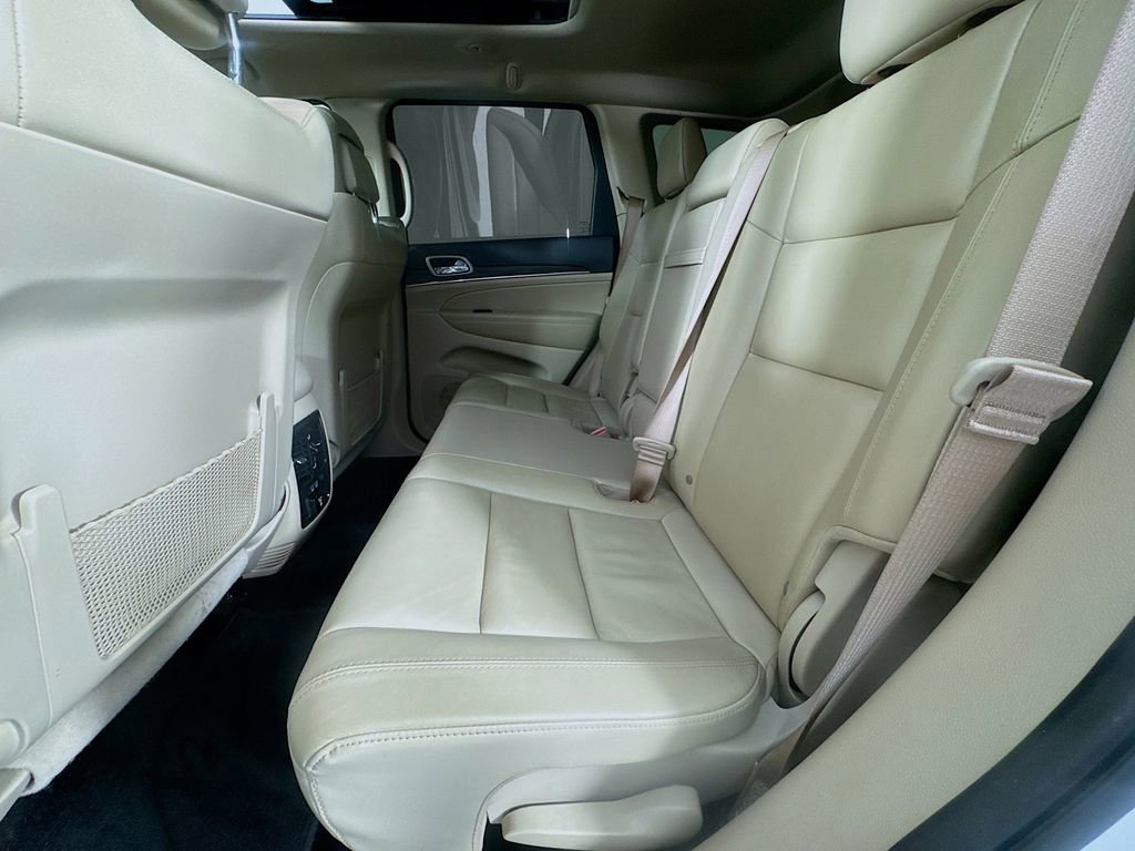 Used 2022 Jeep Grand Cherokee Limited image 31