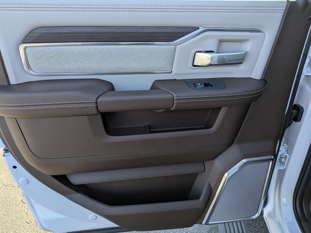 New 2026 RAM 2500 Laramie AWD/4WD image 26