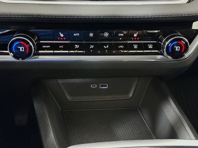 New 2026 Chevrolet Equinox LT w/ Convenience Package II FWD image 16