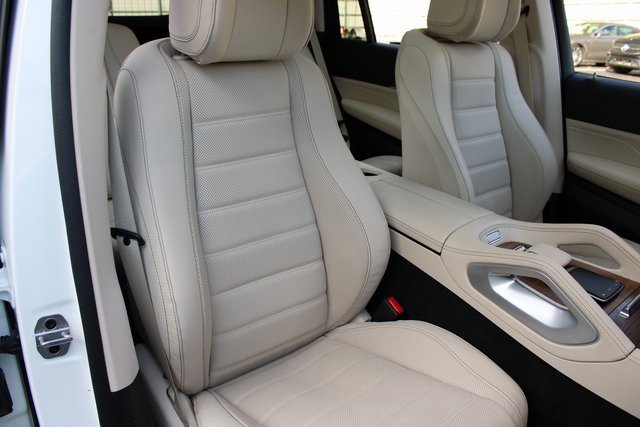 Used 2022 Mercedes-Benz GLS 580 4MATIC image 16